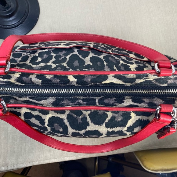 COACH VINTAGE LEOPARD PRINT TOTE WITH RED LEATHER TRIM - Picture 6 of 15